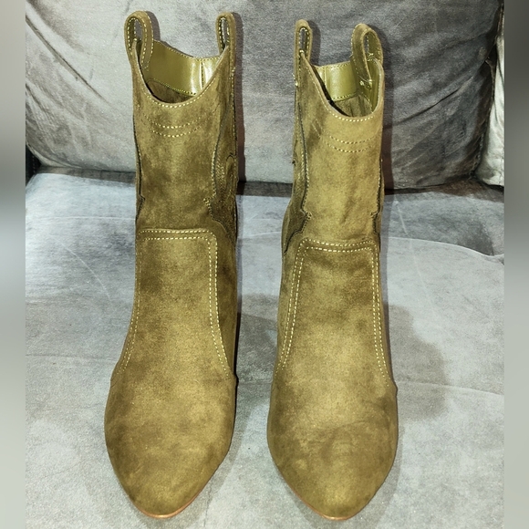 BCBGENERATION SARA BOOTIE OLIVE SUEDE WESTERN EMBROIDERED ANKLE BOOTS SIZE 6 - Picture 6 of 9